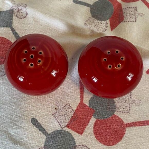 Fiestaware Scarlet Classic Round Salt & Pepper Set - Picture 4 of 4